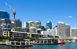 بندر دارلینگ یکی از جاذبه های گردشگری سیدنی به شمار می رود