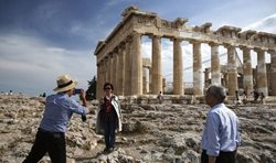سفر تعداد زیاد گردشگران باعث نگرانی هایی درباره آینده و وضعیت بناهای باستانی یونان شد