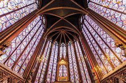 کلیسای سنت شاپل یکی از دیدنی های معروف پاریس است