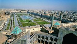 نقشه راهی با اولویتهای سازه ای برای مسجد جامع عباسی در حال تهیه است