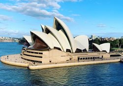 خانه اپرای سیدنی یکی از جاذبه های گردشگری استرالیا به شمار می رود