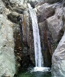 آبشار چهارده یکی از جاذبه های طبیعی خراسان جنوبی به شمار می رود