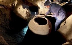 کشف خمره تاریخی در ارومیه و دستگیری حفاران غیرمجاز در کامیاران