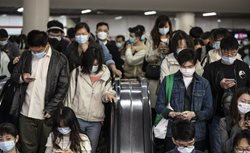 باز شدن درهای گردشگری چین و گزارشهایی از افزایش آمار مبتلایان به کرونا در این کشور