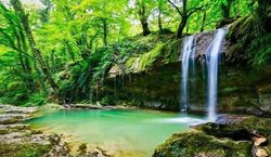 آبشار زال یکی از دیدنی های استان مازندران است