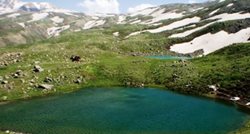 دریاچه چشمه بنچول یکی از جاذبه های طبیعی آذربایجان غربی به شمار می رود