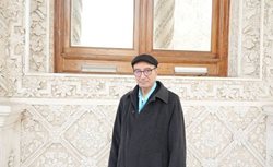 بازدید استاد ادبیات و سینمای فرانسه در تونس از تالارهای موزه سینما