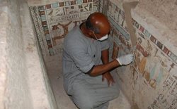 درهای مقبره 4000 ساله در غرب اقصر به روی عموم مردم باز شدند