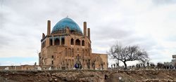 گنبد سلطانیه یکی از جاهای دیدنی استان زنجان به شمار می رود