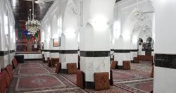 مسجد شنبدی یکی از مساجد دیدنی بوشهر به شمار می رود