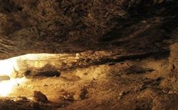 غار شعیب یکی از جاذبه های طبیعی استان کرمان است