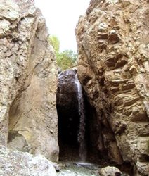 آبشار سپهسالار یکی از جاذبه های طبیعی استان البرز است