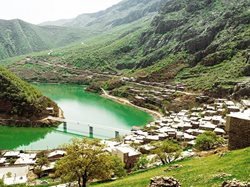 سالانه حدود 15 درصد به آمار گردشگران استان کردستان افزوده می شود