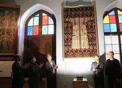 نشست تخصصی بررسی فرش و دستبافته ایرانی با نقش مشاهیر برگزار شد