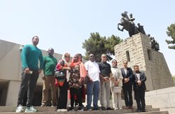 سفیر کنیا در ایران از مجموعه فرهنگی تاریخی نادری مشهد بازدید کرد