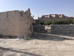 آب انبار و بخشی از حصار یک خانه قاجاری در بافت تاریخی ابرکوه تخریب شد