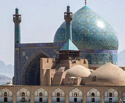 با شرایط فرونشست اصفهان مرمت گنبدهای تاریخی با چالش جدی مواجه است