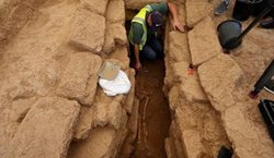 کشف بقایای یک گورستان عظیم و تابوت دان های سربی کمیاب در غزه