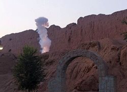 نورافشانی روز جهانی شدن نساجی کاشان روی دیوار قلعه جلالی