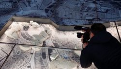 یک نقشه مرمرین که رم باستان را به تصویر می کشد به نمایش گذاشته می شود