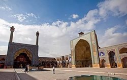 دانشگاه علم و صنعت ملاحظات فنی عبور مترو از کنار مسجد جامع اصفهان را بررسی می کند
