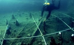 باستان شناسان در سواحل ایتالیا در لامارموتا موفق به کشف چند قایق و کشتی شدند