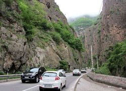 تردد در جاده کرج چالوس و آزادراه تهران شمال به سمت مازندران ممنوع شد