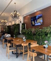 کافه نان فلور مشهد در مهر 1404: کافه بیکری در پایتخت مذهبی ایران