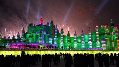 جشنواره-مجسمه-های-یخی-در-چین-210