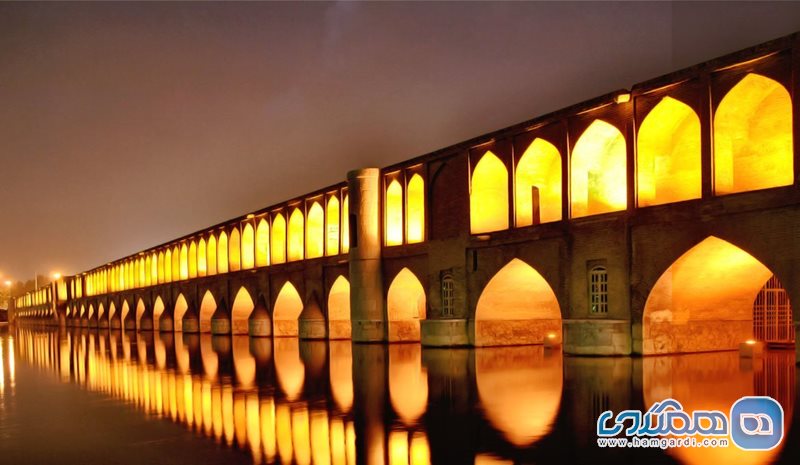 تور اصفهان ویژه ماه آذر