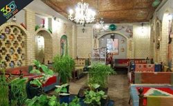 سرویس چای و قلیان در محیطی خاطره انگیز در رستوران هزاردستان طهران قدیم