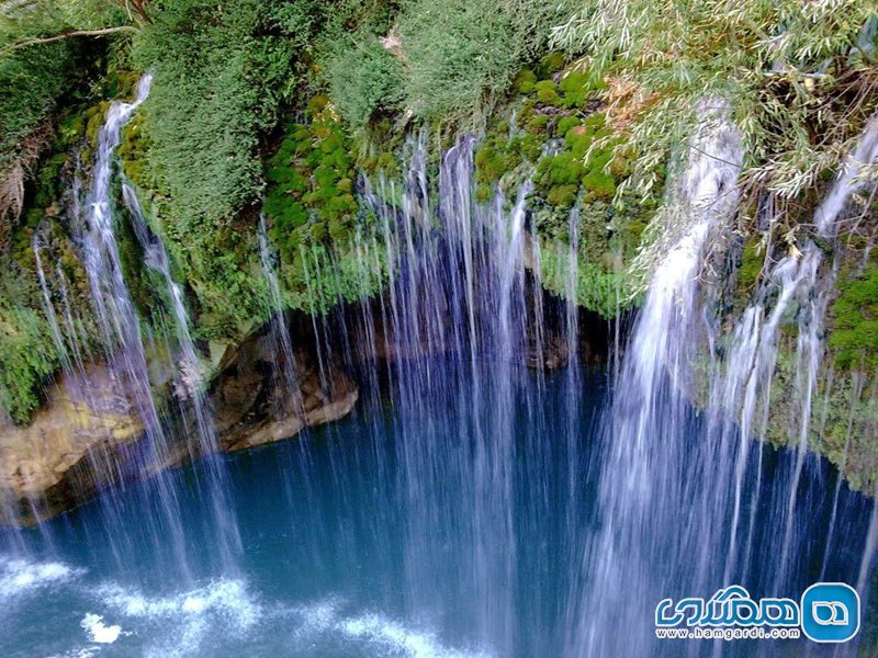 آبشار آب ملخ
