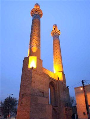 اصفهان-دو-مناره-دارالضیافه-384