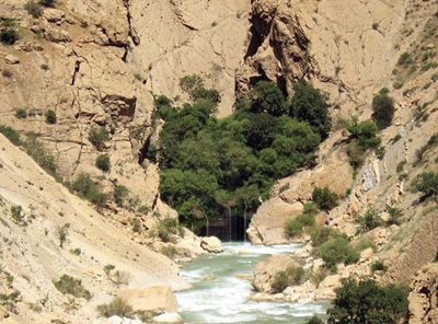 سمیرم-آبشار-آب-ملخ-37017