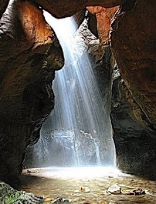 شاهرود-تنگه-و-آبشار-داستان-60913