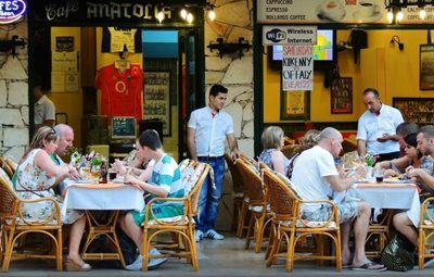 کوش-آداسی-کافه-آناتولیا-Anatolia-Cafe-Bar-113557