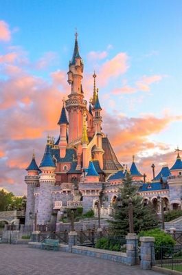 پاریس-دیزنی-لند-Disneyland-Paris-114287