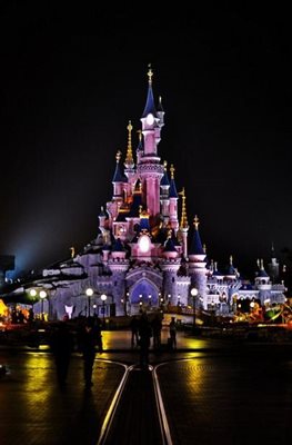 پاریس-دیزنی-لند-Disneyland-Paris-114288