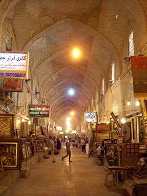 شیراز-بازار-وکیل-شیراز-114911