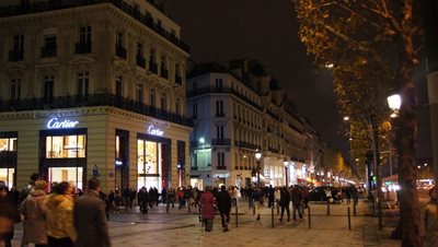 پاریس-فروشگاه-های-خیابان-شانزه-لیزه-Champs-Elysees-Paris-115273