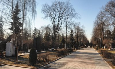 مسکو-گورستان-نوودویچی-Novodevichy-Cemetery-120902