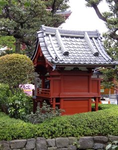 توکیو-آرامگاه-آساکوسا-و-معبد-سنسوجی-Asakusa-shrine-sensoji-temple-123761