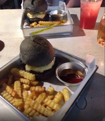 بالی-برگر-خانه-سیاه-Black-House-Burgers-125613