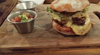کازابلانکا-برگر-Blend-Gourmet-Burger-126843