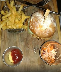 کازابلانکا-برگر-Blend-Gourmet-Burger-126834