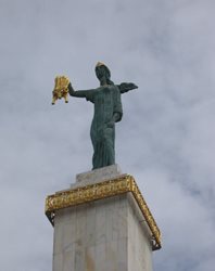 مجسمه یادبود مده آ Statue of Medea