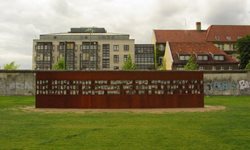 یادبود دیوار برلین Berlin Wall Memorial