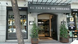 مرکز خرید جاردین د سرانو Jardin de Serrano