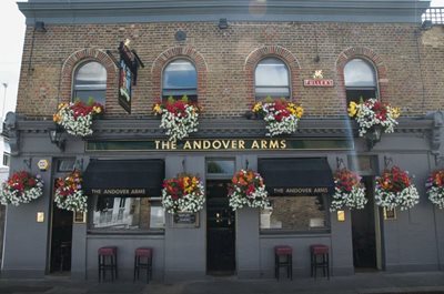 رستوران The Andover Arms