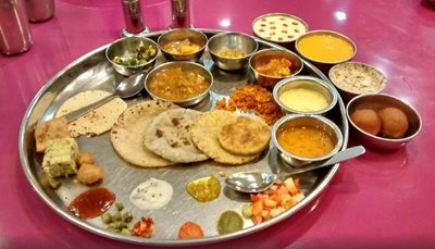 بمبئی-رستوران-شری-تاکر-Shree-Thaker-Bhojanalay-138971